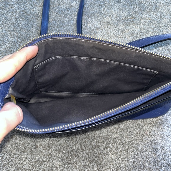 Coach over the shoulder purse - Picture 4 of 5